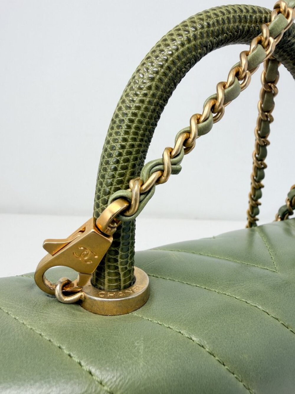 Chanel Small Chevron Coco Handle Bag Lizard - Picture 5 of 12